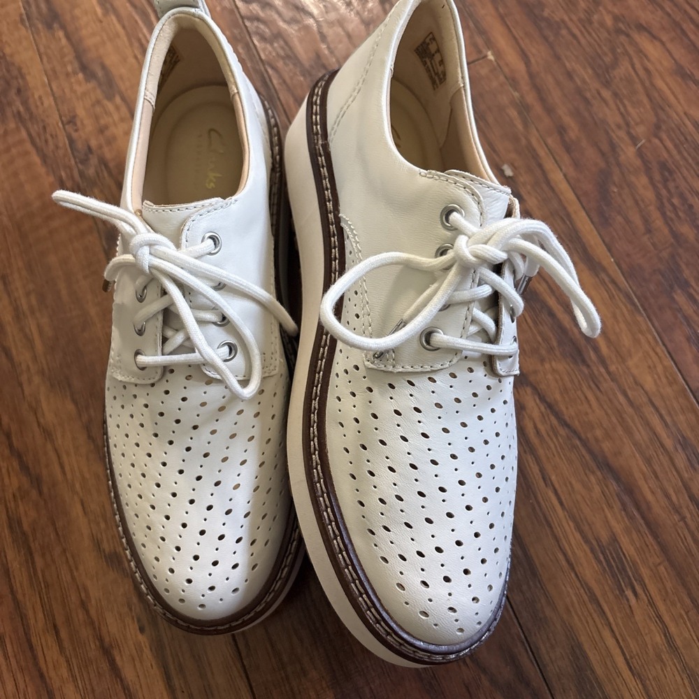 CLARKS Womens ORIANNA| Color  Beige, Nubuck Leather Casual  Shoes Size 8M